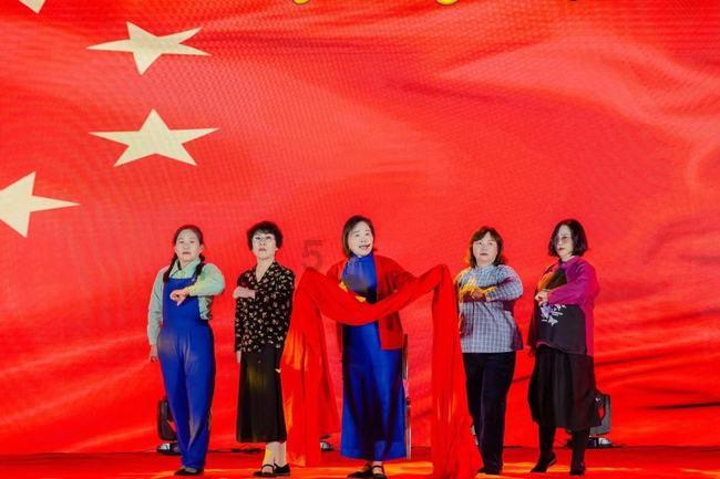 1986年，同济大学扫地大叔因获奖暴露身份，他曾是空军副军长